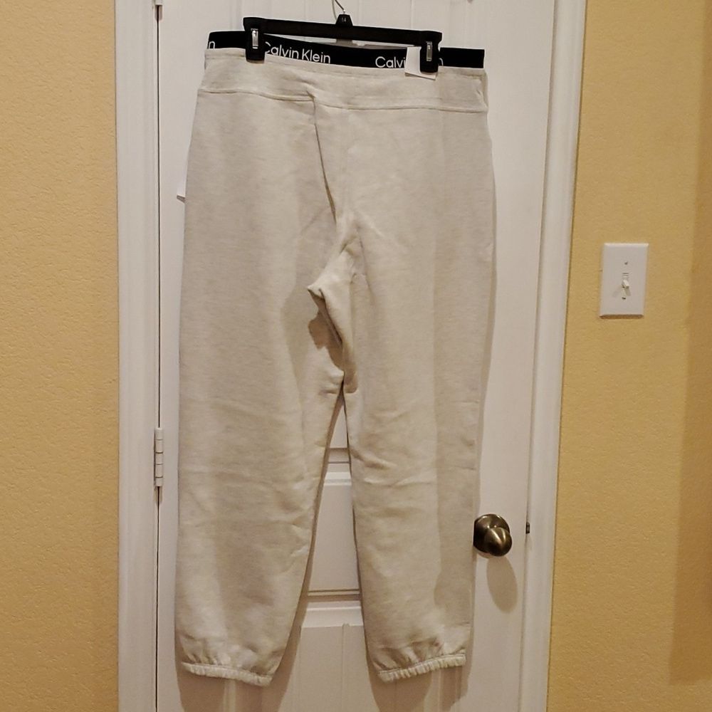 Calvin Klein Joggers Sixe XL - Picture 7 of 8
